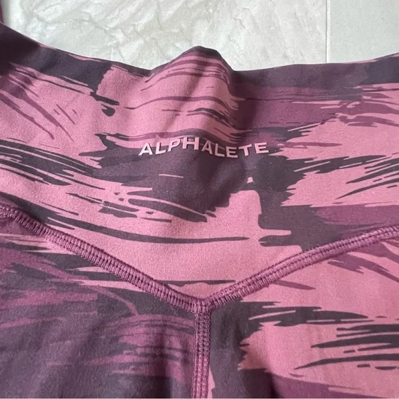 Alphalete Surface Power Legging in Burgundy Canvas Camo - Picture 6 of 8